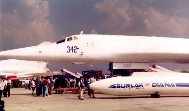 Burlak-Diana na aerosalonu v Singapuru