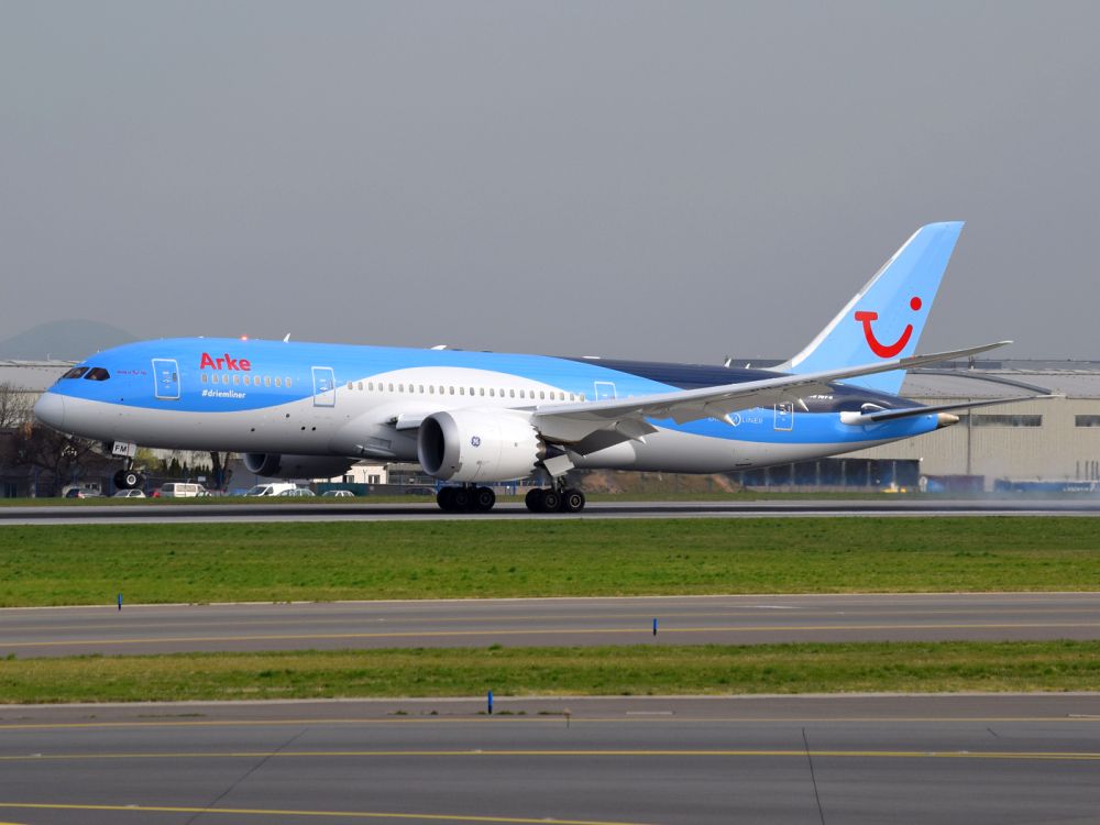 Dreamliner Arkefly v Praze v roce 2015