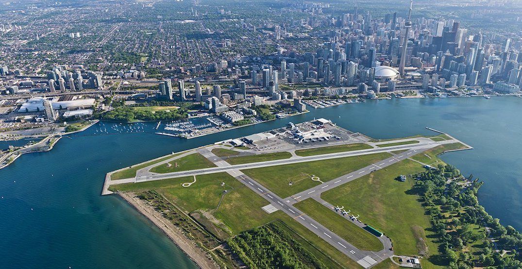 Letiště na dohled od CN Tower