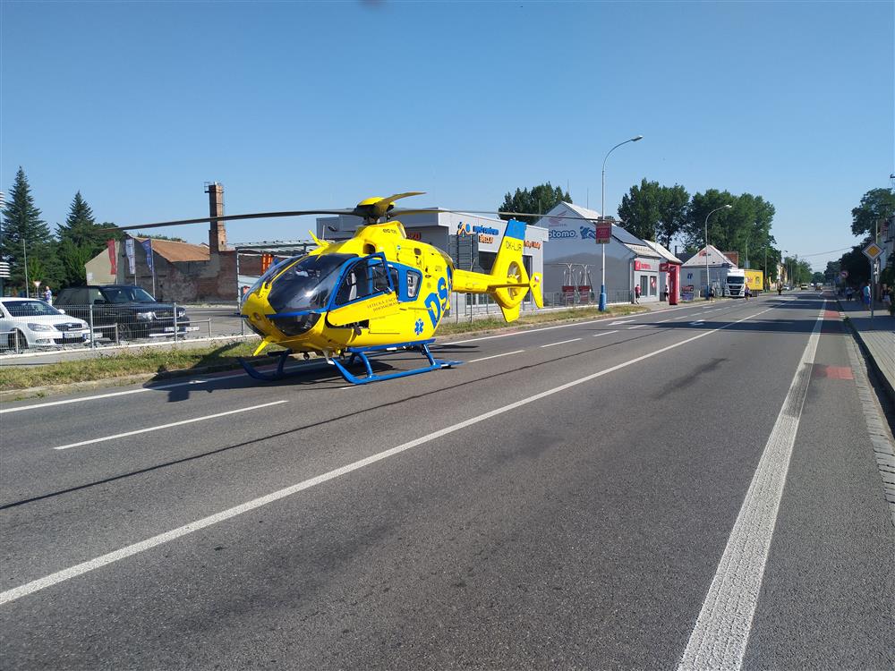 Zásah nedaleko prodejny Honda v Břeclavi (Foto: Milan Rajnoch)