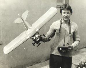 Petr s jedním ze svých modelů (Zdroj: archiv P. Lichtenberga)