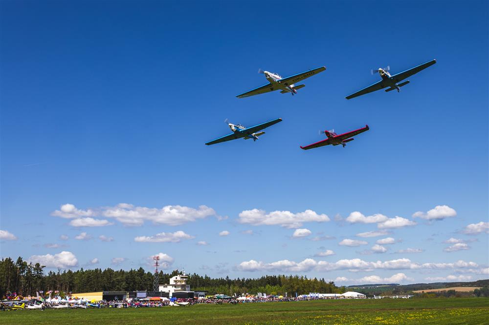 Zlín Z-526 (Trenér BOX) (Foto: Radim Ondruška)