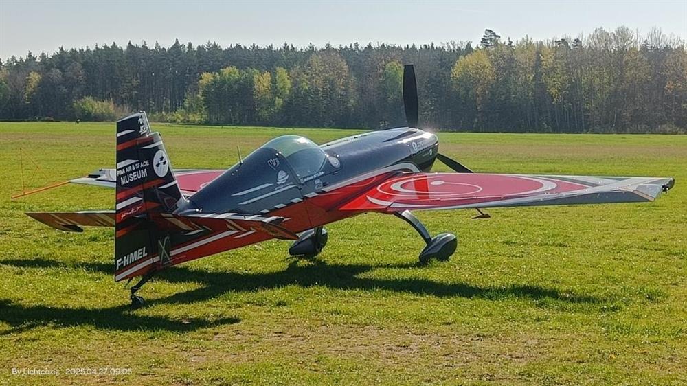 Extra 330 SC (Mélanie Astles) (Foto: Petr Lichtenberg)