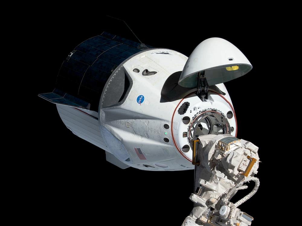 Nejtěžší argument SpaceX – kosmická loď Crew Dragon (Zdroj: SpaceX)
