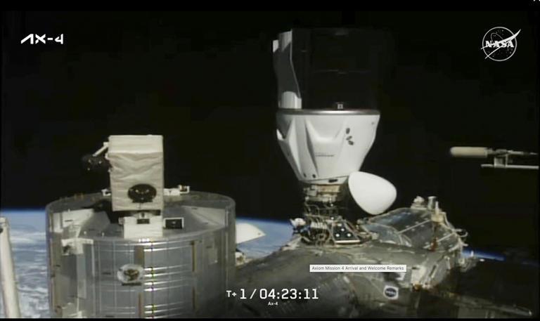 Crew Dragon Grace mise Ax-4 dokuje u ISS (Zdroj: NASA/AP)