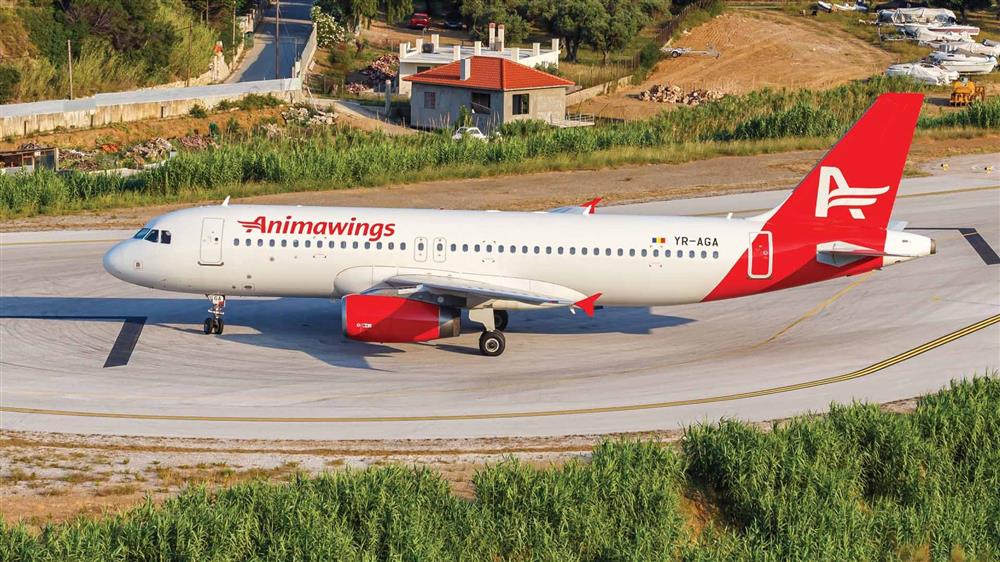 Airbus A320-200 rolující po runwayi (Zdroj: Aviation News)