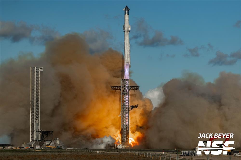 Starship let 11 - start! (Zdroj: Jack Beyer, NSF)