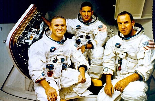Hrdinové roku 1968 – první lidé u Měsíce: zleva Frank Borman, William Anders a Jim Lovell (Zdroj: NASA)