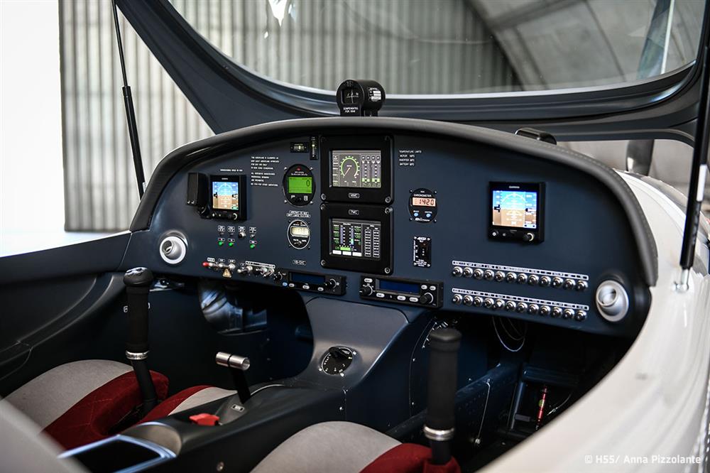 Kokpit letounu Bristell B23 Energic (Zdroj: H55)