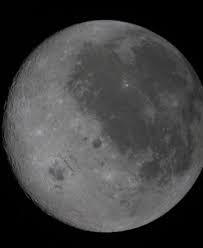 Odvrácená strana Měsíce z Orionu Integrity (NASA)