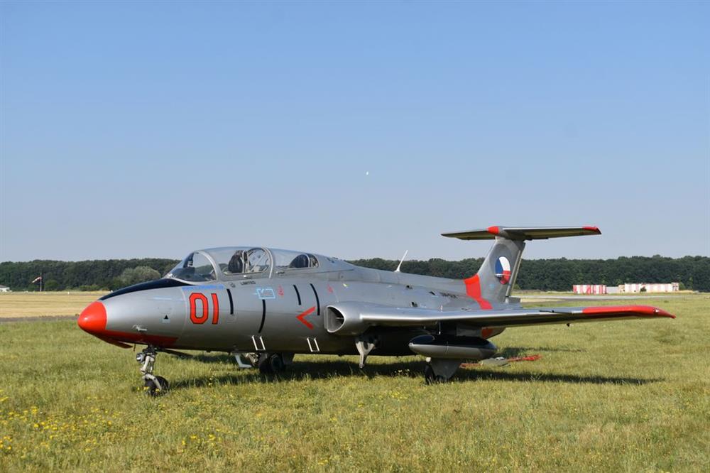 Aero L-29 Delfín přiletěl ze Slovenska (Foto: Pytlák, ČsSL)