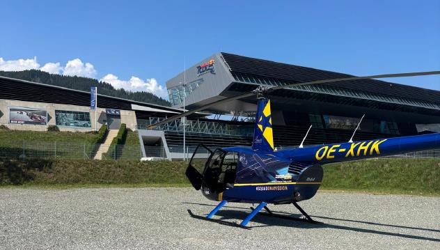 Robinson R44 s registrační značkou OE-XHK (Zdroj: Manuel Aster)
