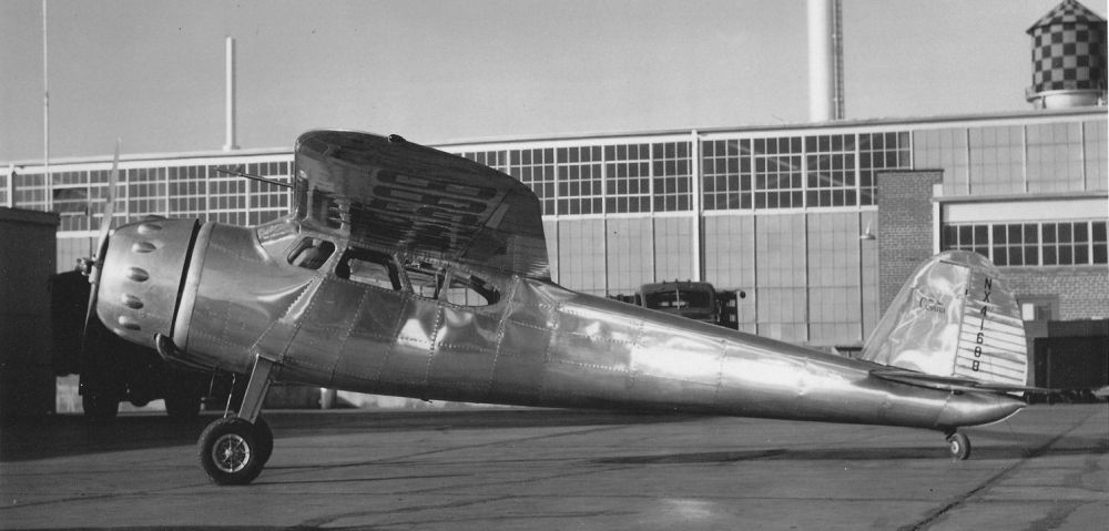 S třetím prototypem (c/n7004, NX41688) s motorem W-670 vykonal Hank Waring první let v červnu 1946. Vzhledem k uspokojivému výkonu a chování prototypu s motorem Continental bylo rozhodnuto dodávat stroj ve dvou verzích a tento prototyp se tak stal základem C190