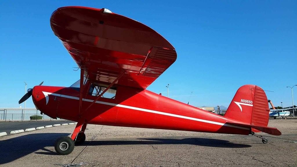 Takže tohle je Cessna 120. Chudší tetička Cessny 150