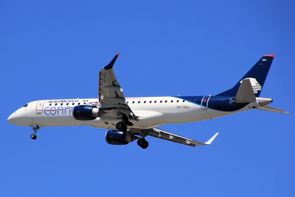 Embraer ERJ 190 ještě před nehodou / Foto Max Effect – https://www.flickr.com/photos/maxefct/37072476925/