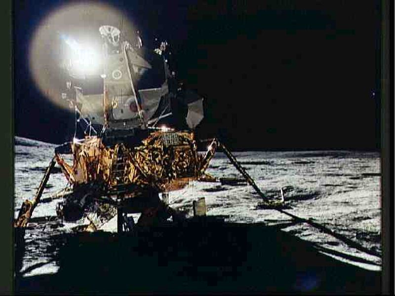 Lunární modul na povrchu Měsíce