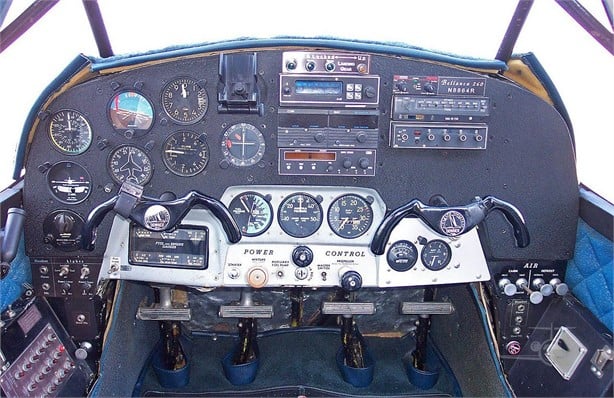 Bellanca 260 14-19-3 kokpit