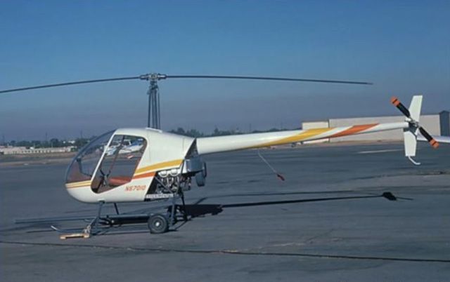Frank Robinson vrtulník Robinson R22 R44 R66