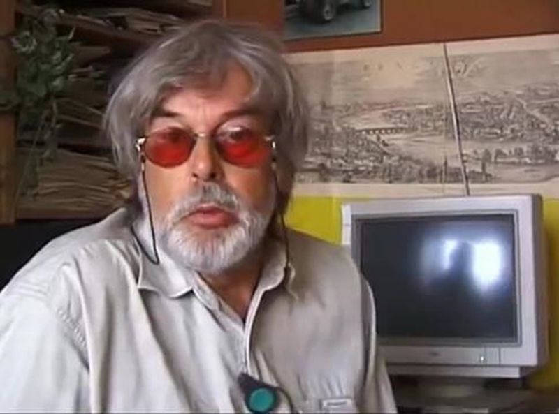 Nedávno (2013) zesnulý záhadolog Ivan Mackerle, jeden z iniciátorů plavby do Údolí smrti