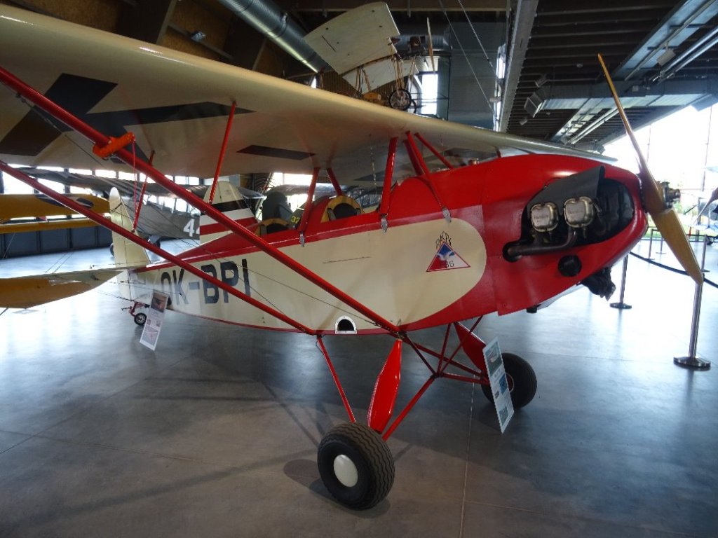V Leteckém muzeu Metoděje Vlacha jsou letadla v suchu a teple a létají pokud možno na paliva bez biolihu / Foto Letecké muzeum Metoděje Vlacha