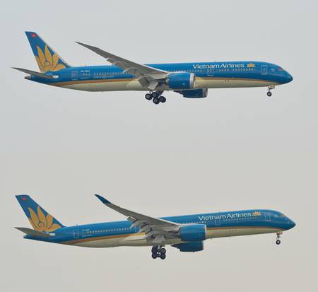 Koláž Boeingu 787 (nahoře) a Airbusu A350 (dole) / Foto 123rf.com