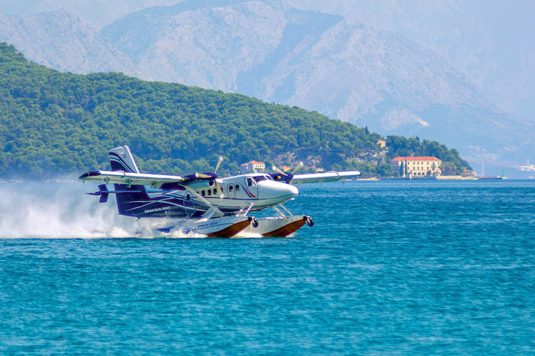 Letadlo společnosti European Coastal Airlines (ECA) / Zdroj: yachtscroatia.com