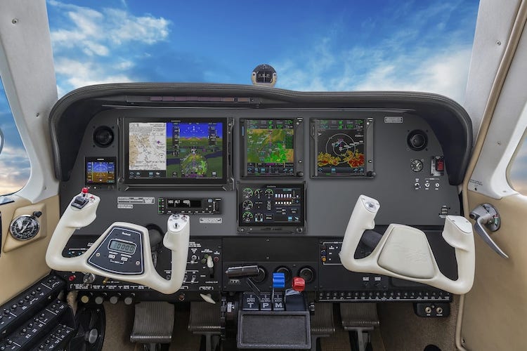 Garmin G600TXi v letounu Beechcraft Bonanza