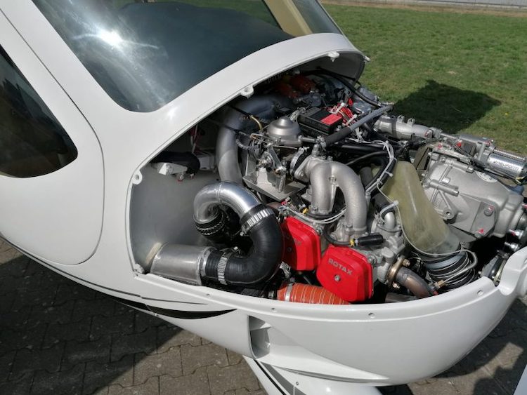 CTLS GT Turbo dostalo kvůli motoru delší motorový kryt