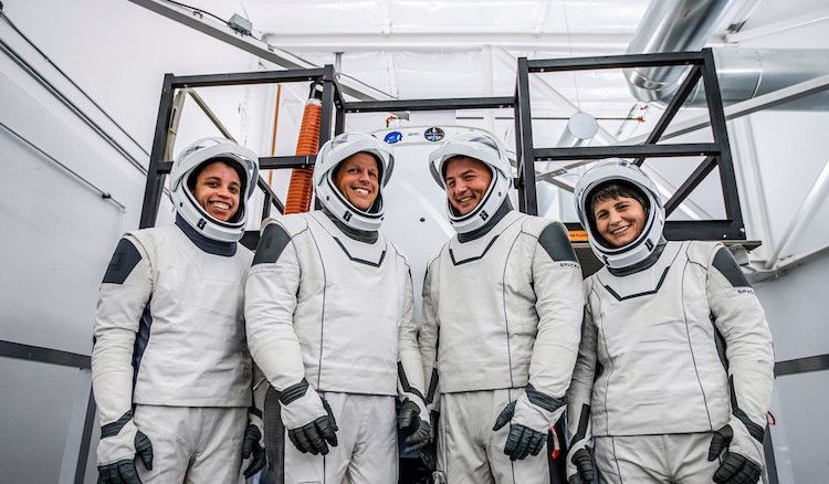 Členové mise Crew-4 zleva: Jessica Watkins, Bob Hines, Kjell Lindgrem a Samantha Cristoforetti / Zdroj: NASA/SpaceX
