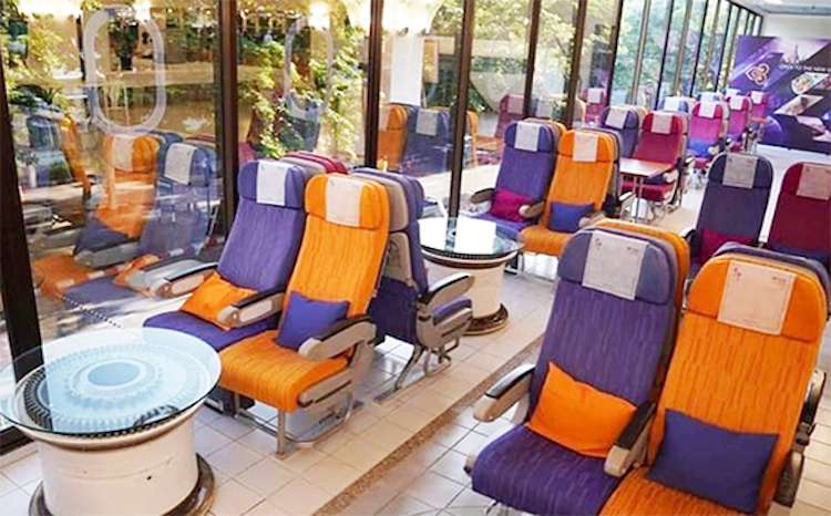 Netradiční restaurace v Bangkoku / zdroj: www.airlinestaffrates.com