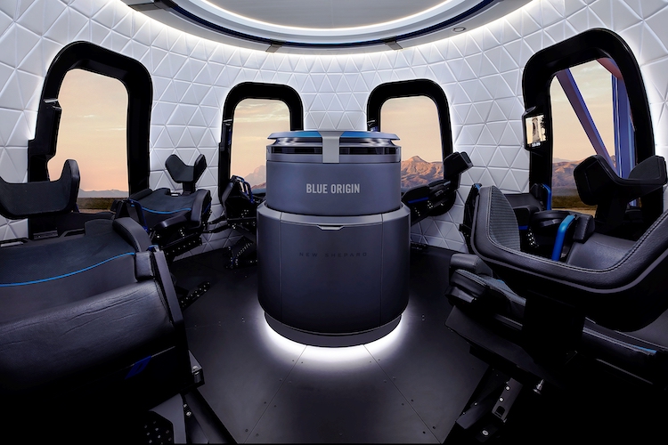 ...a toto je interiér Bezosovy kabiny Blue Origin / Zdroj: Blue Origin