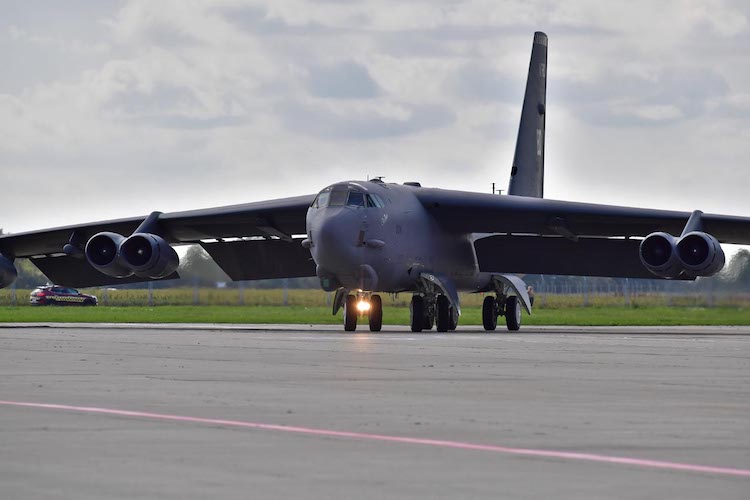 B-52 bude možné vidět z Prahy i Plzně