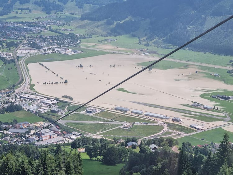 Zaplavené letiště Zell am See / Zdroj: Zeller SPÖ