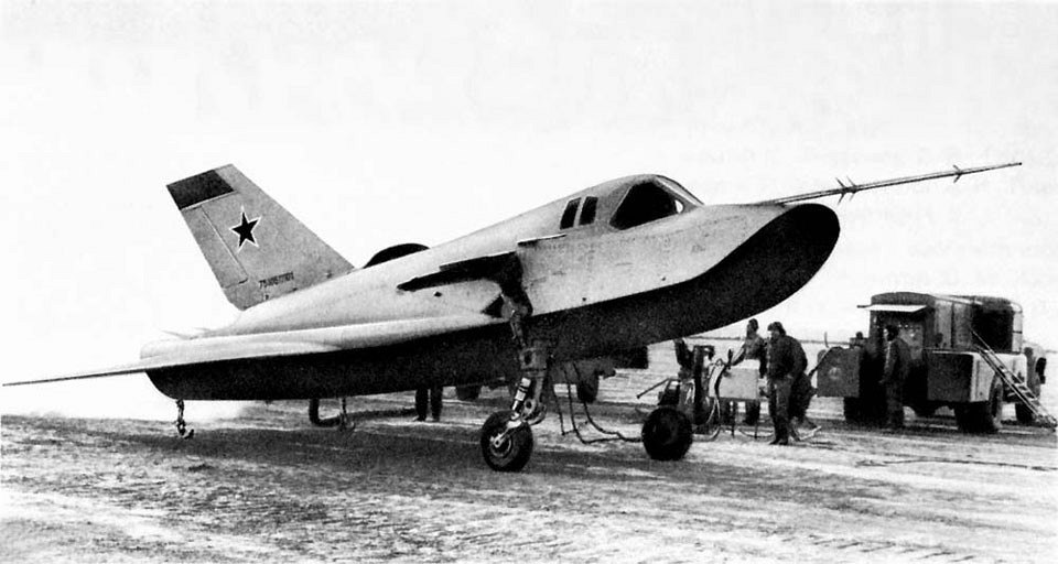 Říjen 1977 – první zdařilý pilotovaný let atmosférického analogu – start v 5500 metrech