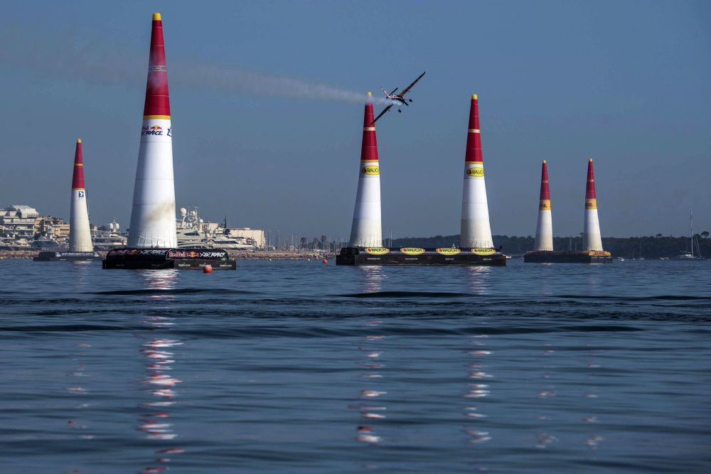 Martin Šonka v závodě Red Bull Air Race 2018 v Cannes