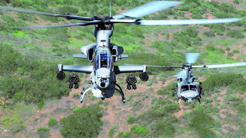 Vrtulníky UH-1Y Venom a AH-1Z Viper / Foto: LOM Praha