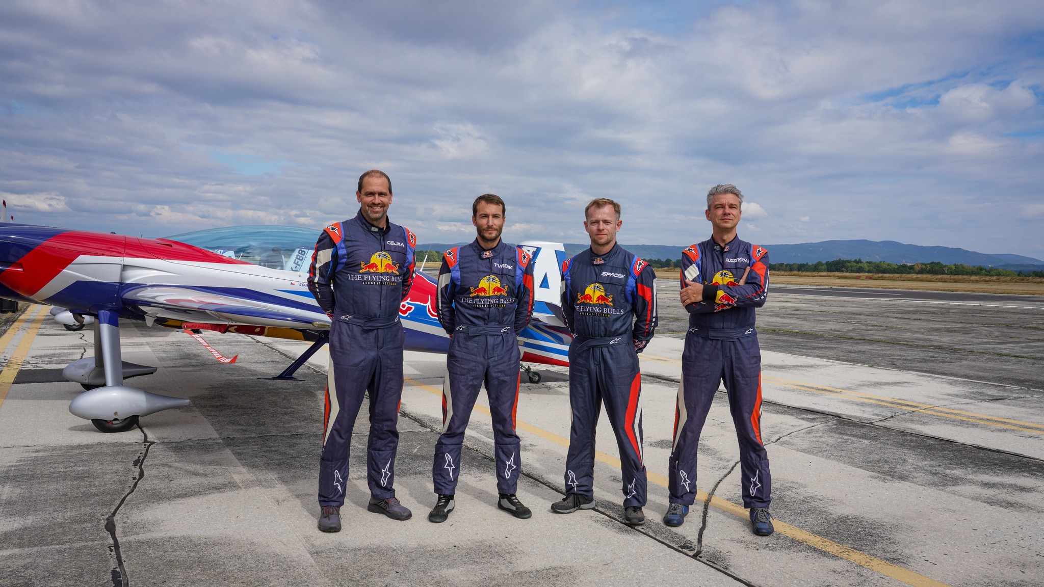 Flying Bulls Aerobatics Team / Foto: Facebook.com @The Flying Bulls – aerobatics team