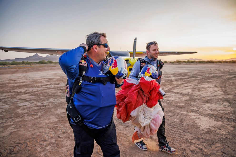 Piloti projektu Red Bull Plane Swap Luke Aikins a Andy Farrington / Foto: Redbull.com