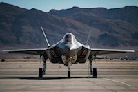 F-35C havaroval u námořní základny v Kalifornii, pilot se katapultoval