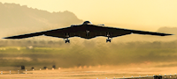 Oslnivá letecká show nad Aljaškou: B-2 Spirit a stíhačky F-35 v akci při historickém summitu Trumpa s Putinem