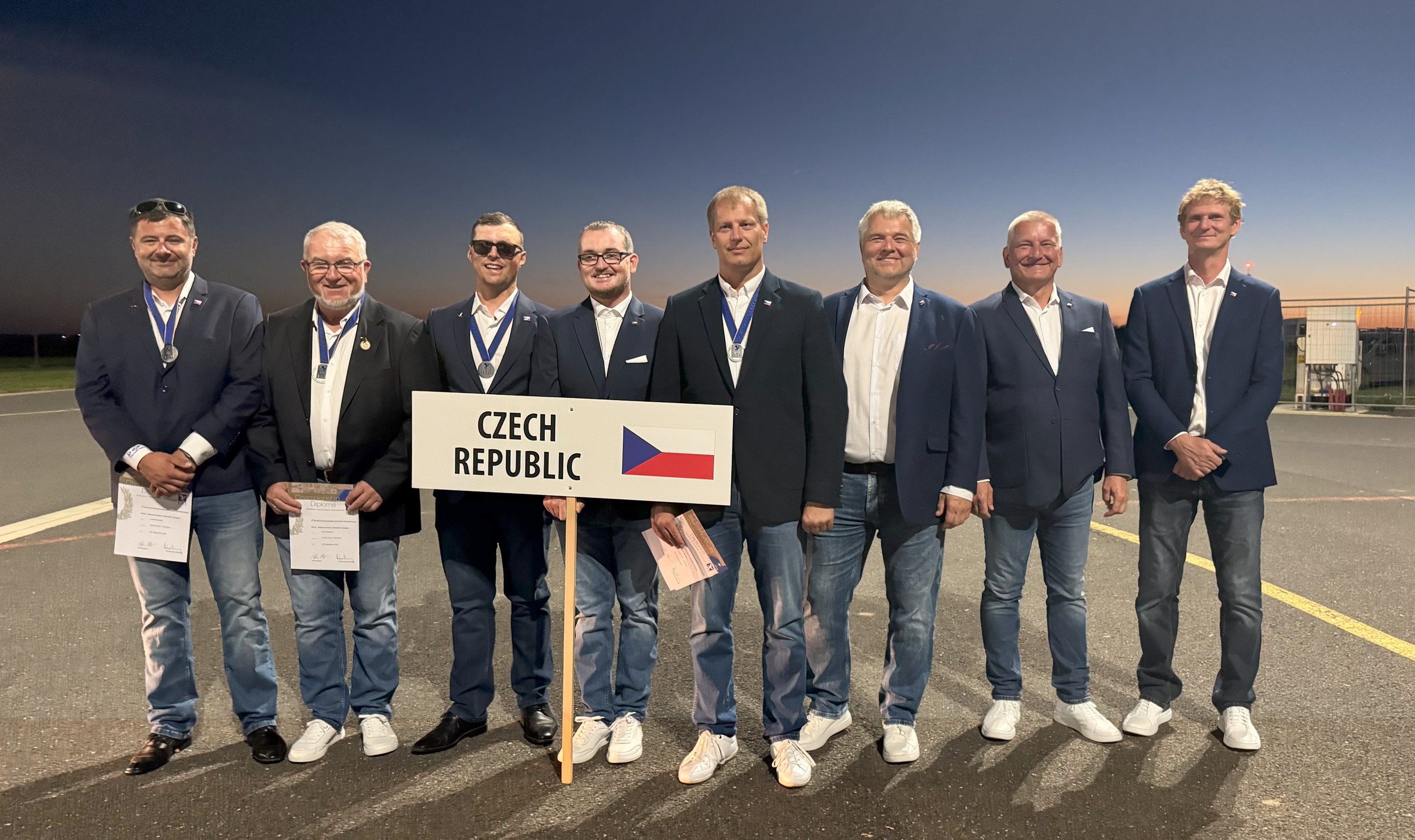 Hevíz 2025: český tým mezi vlky a obrácená vlajka