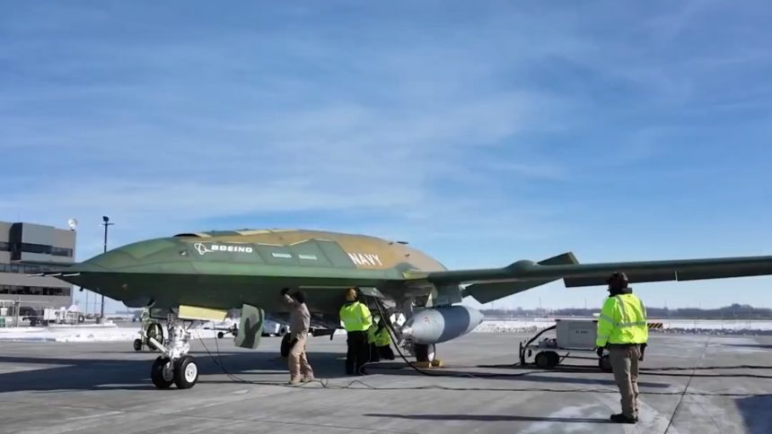 MQ-25A Stingray zahájil autonomní pojížděcí zkoušky. První let se blíží