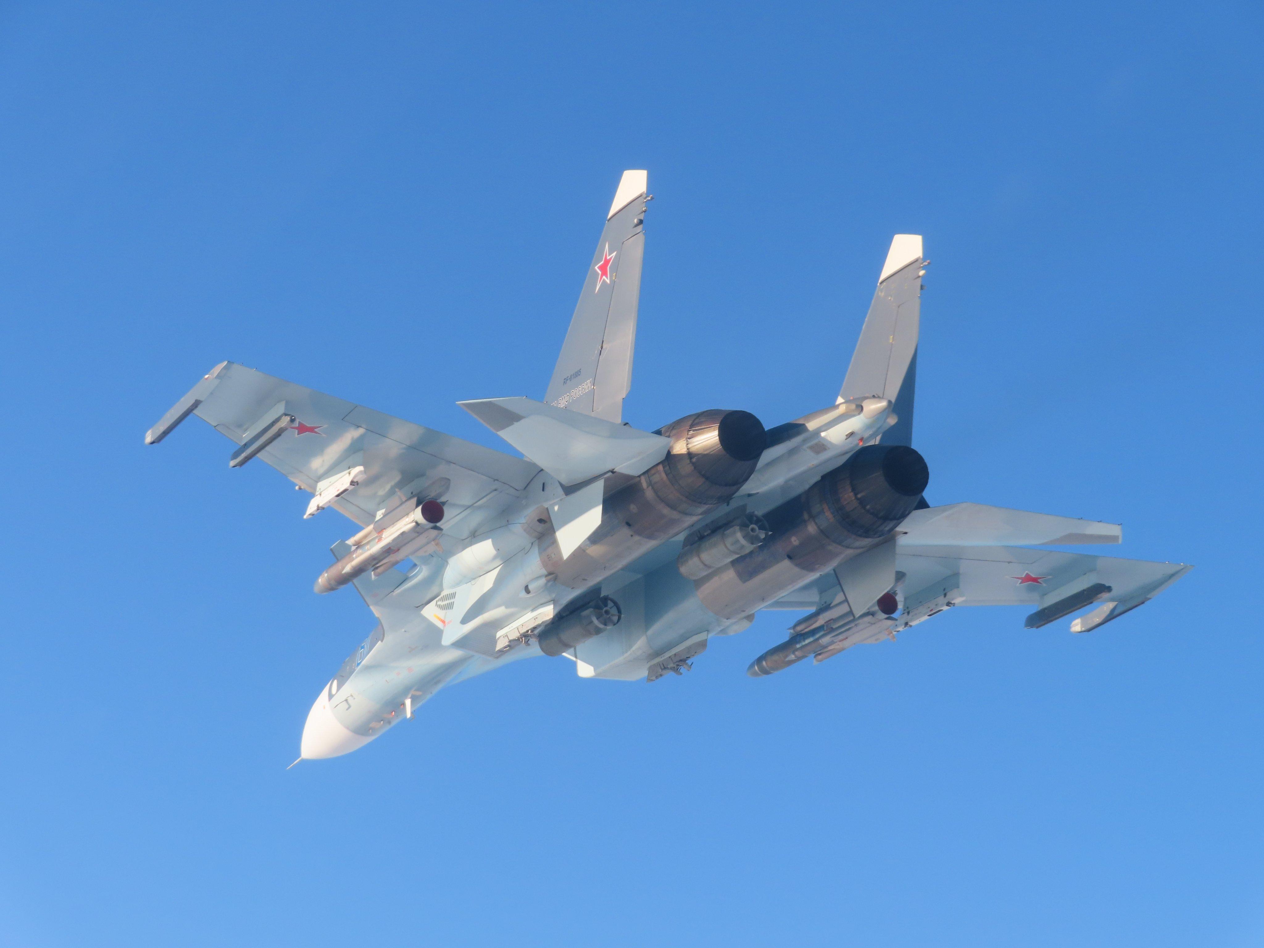 Španělské stíhačky odhalily ruský Su-30SM2 s neobvyklou výzbrojí nad Baltským mořem