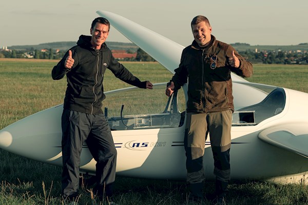 Světový rekord pro Česko: 62 lopingů v řadě posunulo hranice bezmotorové akrobacie