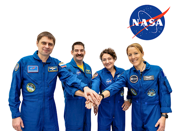 Posila přistála na ISS