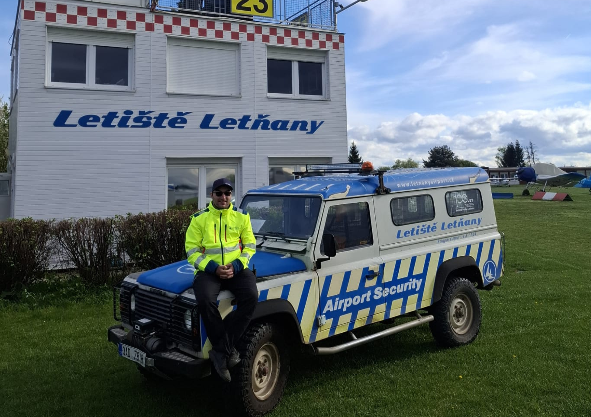 Robert Skribuckij na domovském letišti