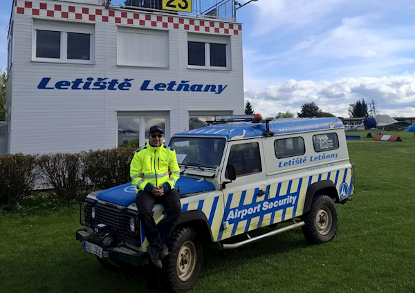 Mám u letectví rád, že je jedno, je-li člověk právník, doktor nebo student střední školy – ve vzduchu jsme si rovni, říká Robert Skribuckij 