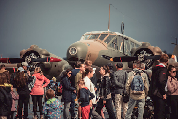Aviatická pouť začíná novou éru. Po stěhování do Hradce Králové láká na Sea Fury, Dakotu i Eurofighter