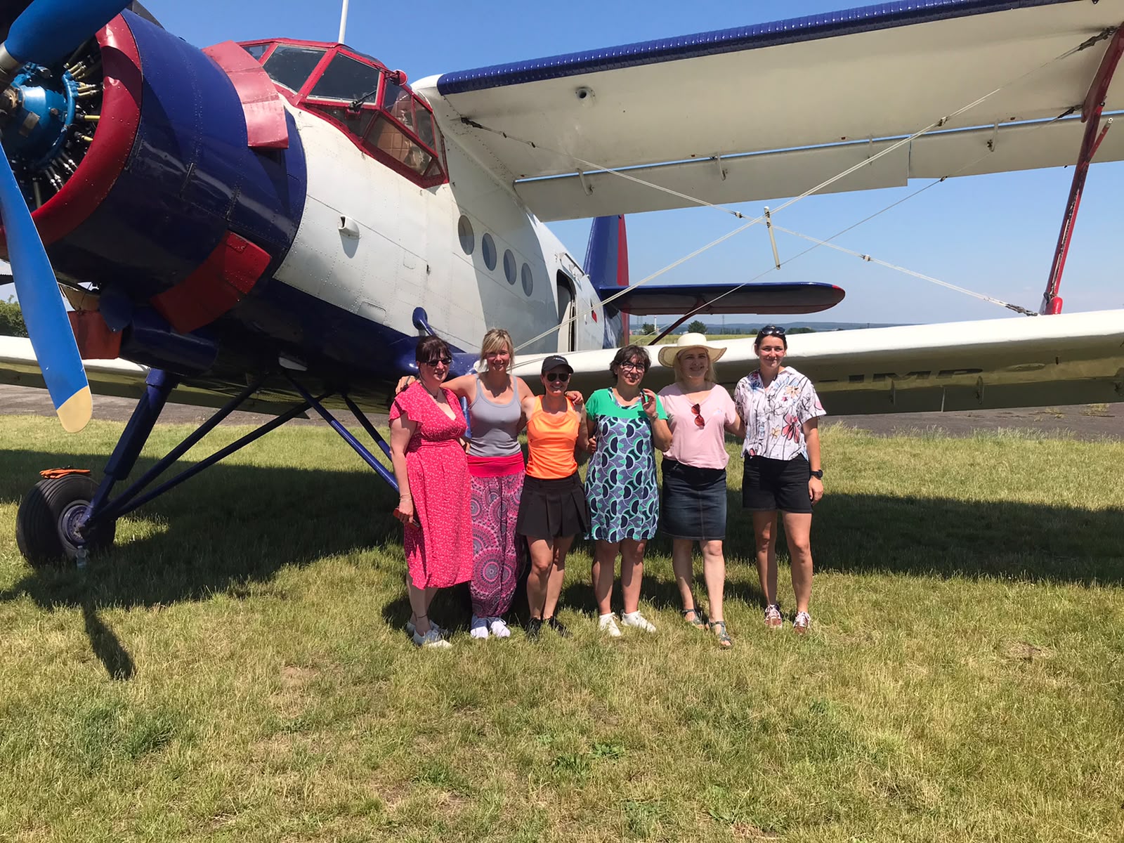 Překvapení na LKKO (Eva chybí, musela odletět dříve) – minislet České asociace pilotek