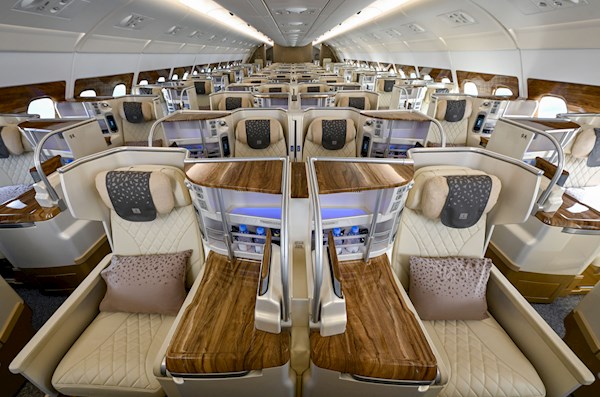 Emirates dokončily modernizaci stého letadla. Největší program obnovy kabin pokračuje